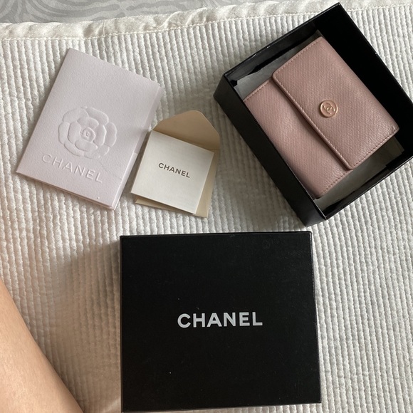 Chanel Wallet in Ballet Pink - Picture 8 of 9